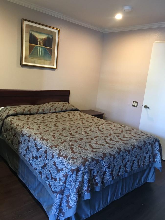 Royal Palace Inn 델리시티 외부 사진