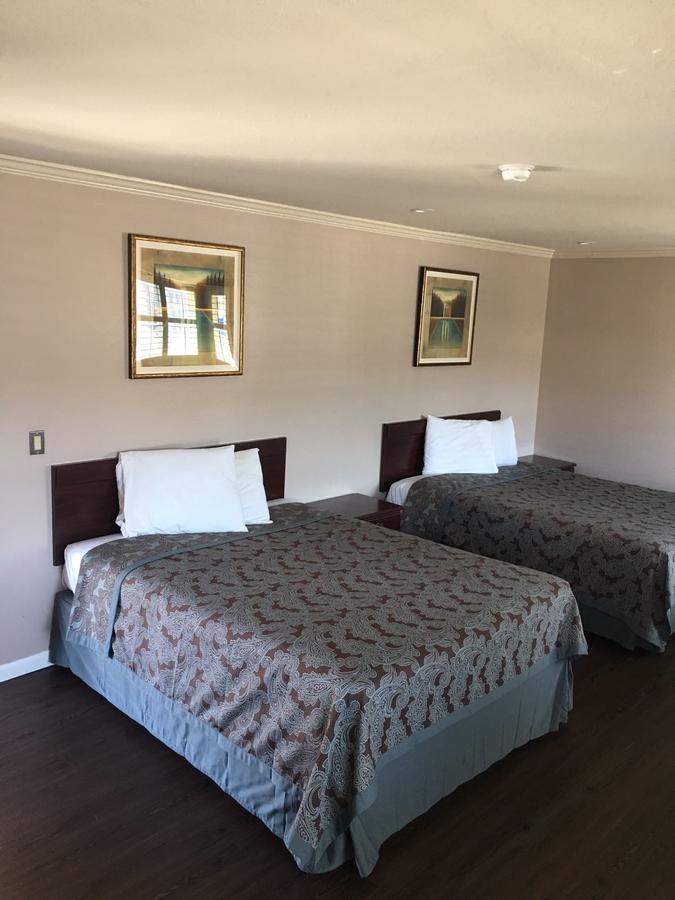 Royal Palace Inn 델리시티 외부 사진