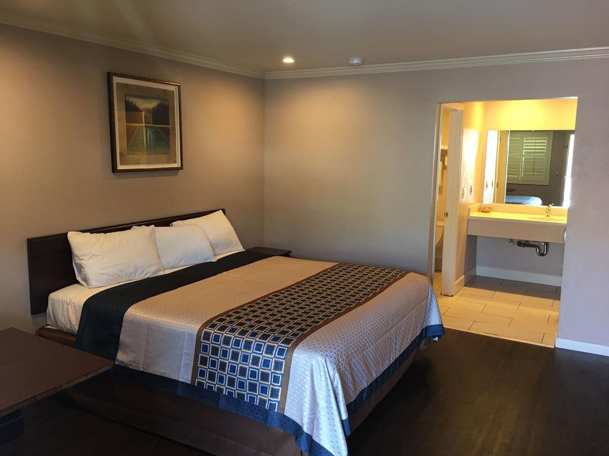 Royal Palace Inn 델리시티 외부 사진